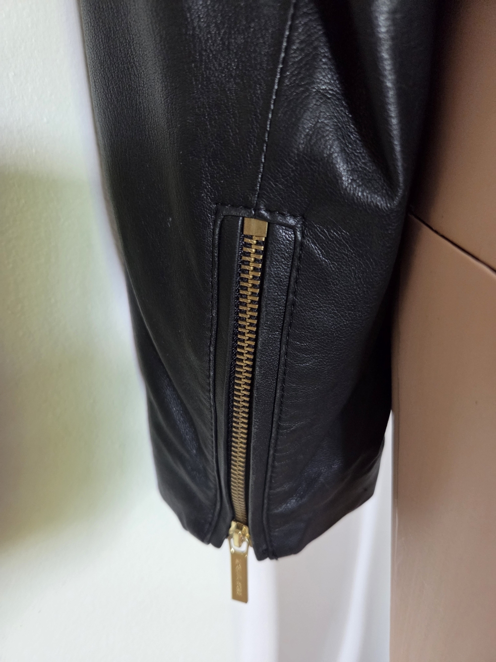 Michael Kors Womens Black Leather Moto Jacket w/Gold Hardware Size 16 - Picture 11 of 14